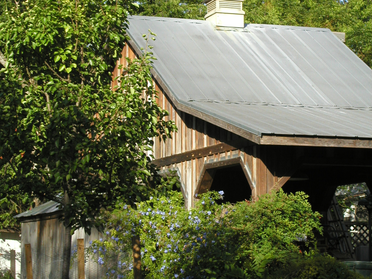 image of barn in new braunfels Texas
