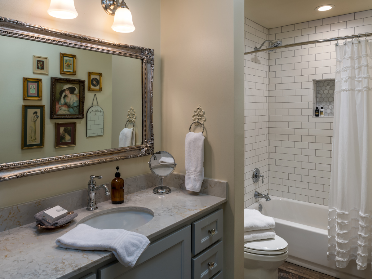 Image of bathroom in Sunset room at wimberley lodging inn at sunset mill ranch